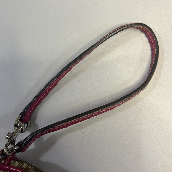 Coach Signature Watermelon Small Wristlet Pouch Rare - Picture 10 of 12